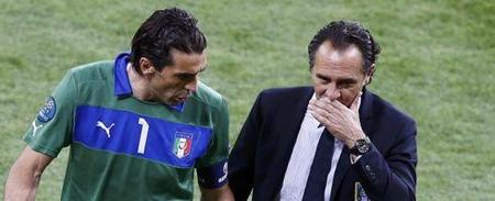 博尼：大胜是全队功劳；迪乌夫正在向所有人展示他的巨大价值（博尼：大胜属于团队；迪乌夫正向众人证明其巨大价值）