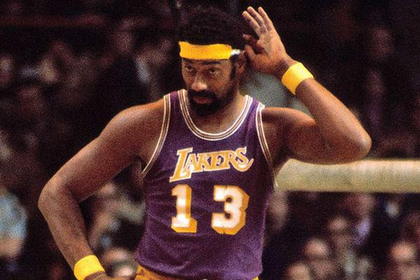 广东激战江苏！萨姆纳弱项改善 王洪泽爆发 萨林杰稳健输出（广东鏖战江苏：萨姆纳短板改善，王洪泽爆发，萨林杰稳健发挥）