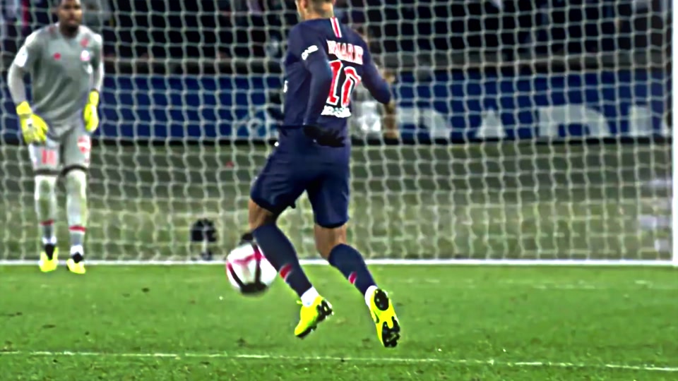 意天空：迪乌夫在国米逐渐展现影响力，或成邓弗里斯合适替补（意大利天空体育：迪乌夫在国米存在感上升，有望担任邓弗里斯可靠替补）