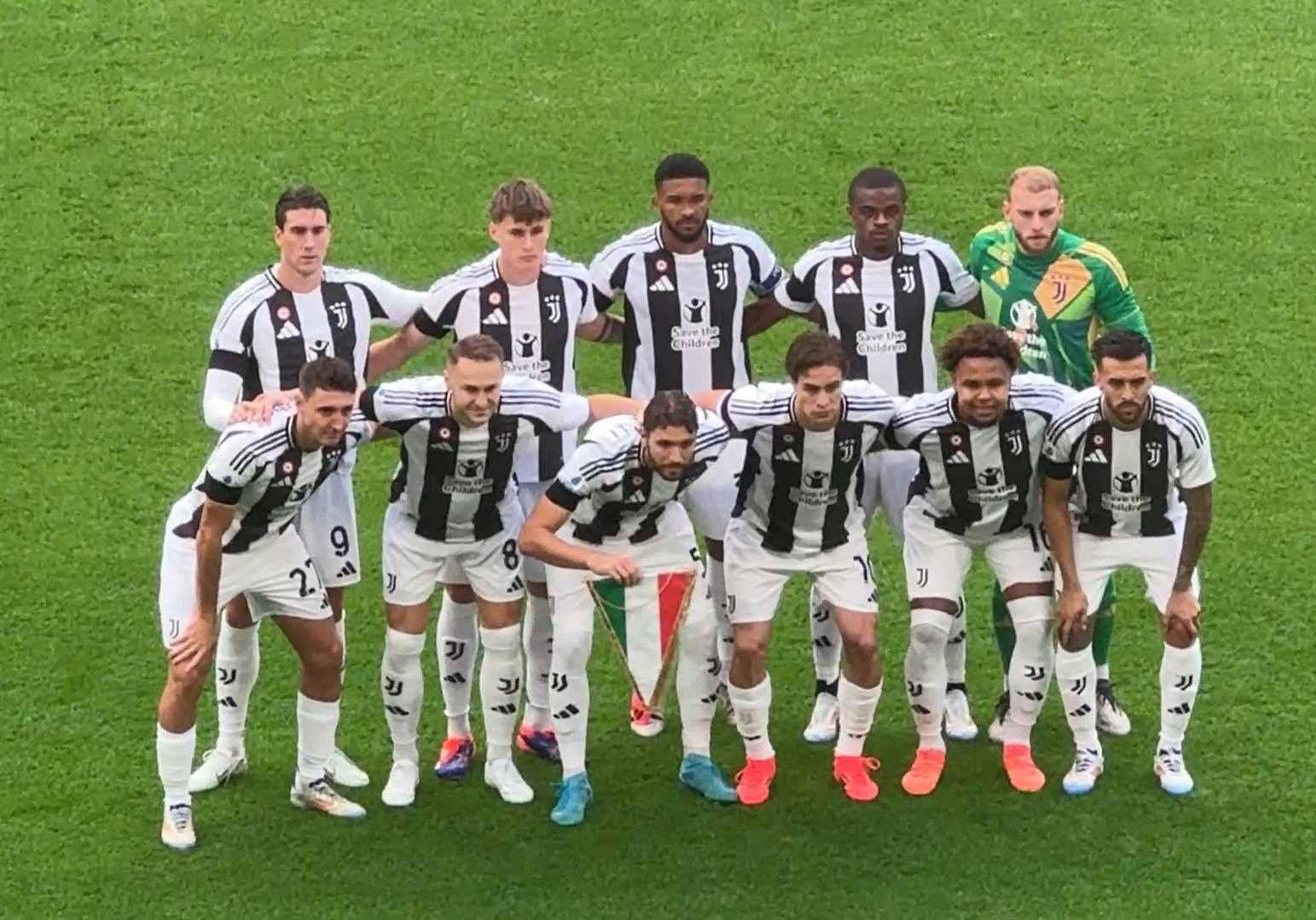 喜讯！32岁的津门虎队长在上港迎来转会加盟亚冠首秀，值得期待（32岁津门虎队长转投上港，亚冠首秀将上演，备受期待）