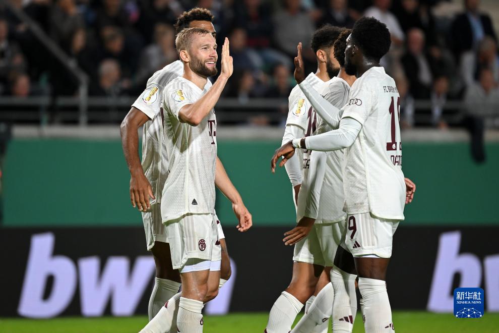 就是这么快！贺希宁反击顶开威尔逊强硬上篮 深圳回应11-0反超！（电光火石！贺希宁快攻强突威尔逊强硬上篮，深圳一波11-0完成反超）