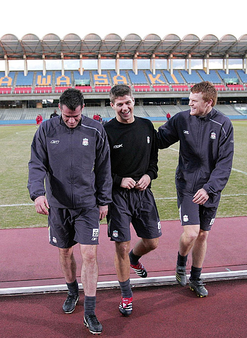 热刺官方：球员将在今天身穿中国香港特别印号球衣出战（热刺官宣：今日球员将穿着中国香港特别版印号球衣出战）