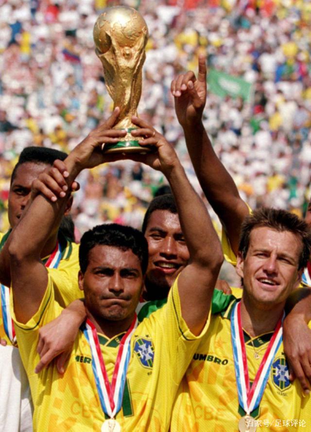 欧文突破防守连续得分（欧文强突撕裂防线连取分）