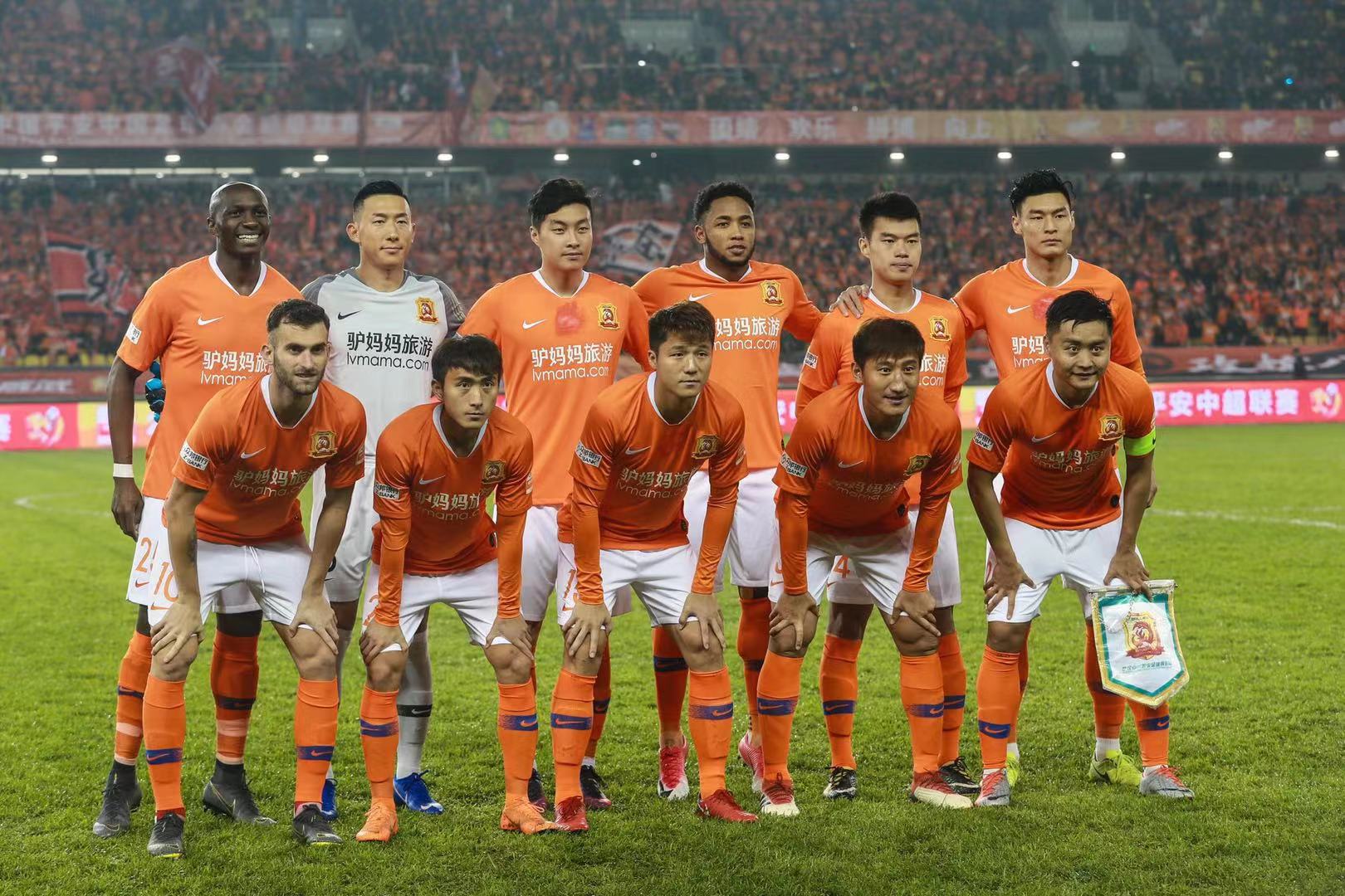 米兰公布客战都灵首发，莱奥、恩昆库领衔锋线（米兰客战都灵首发出炉，莱奥与恩昆库领衔锋线）