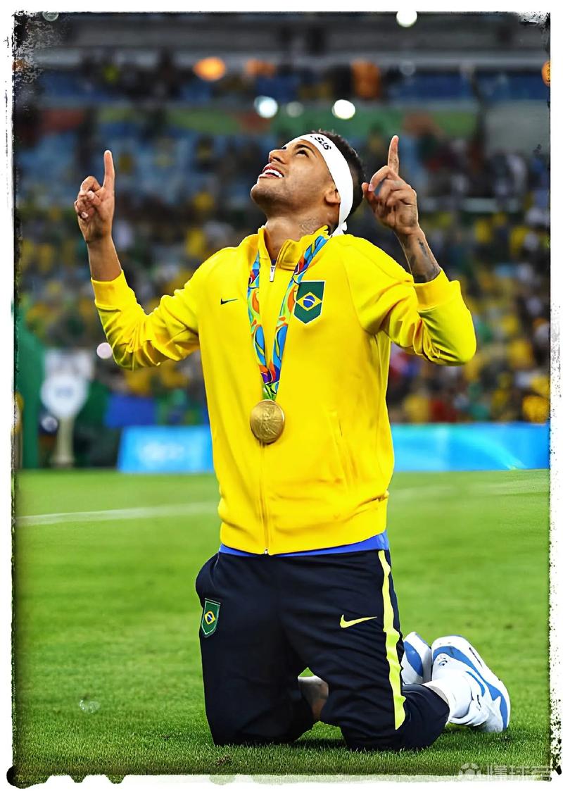 邮报：特朗普送C罗一把白宫金钥匙，该礼物专为特别宾客准备（邮报：特朗普向C罗赠送白宫金钥匙，此礼仅供特别来宾）