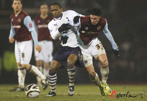 马绩效：年轻球员应以C罗为榜样，梅西是天才不需要过多训练（马绩效：年轻球员该向C罗看齐，梅西天赋超群无需过多训练）