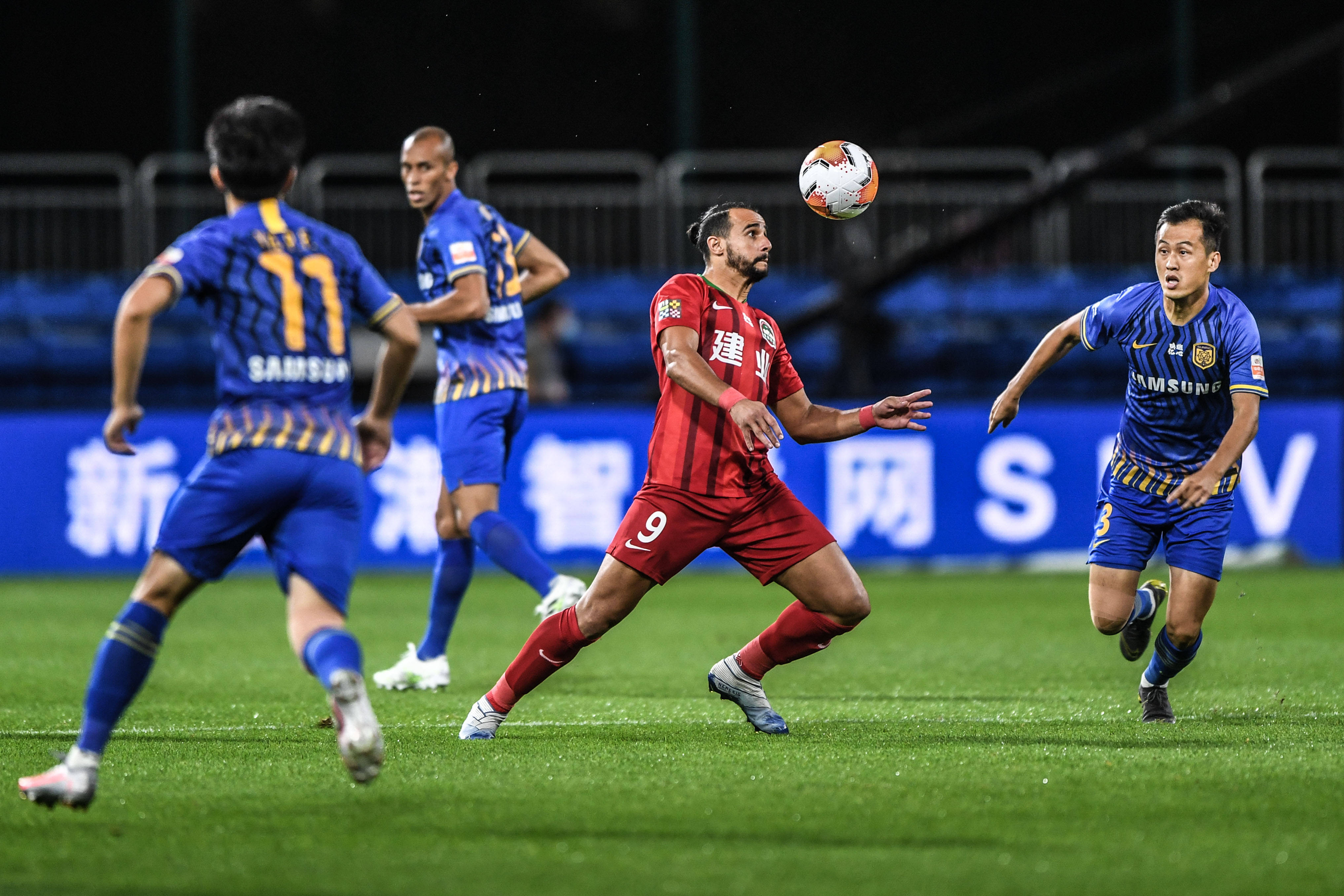 哈曼：斯洛特的利物浦生涯接近尾声，我猜红军已和克洛普对话（哈曼：斯洛特利物浦任期将尽，猜红军已与克洛普沟通）