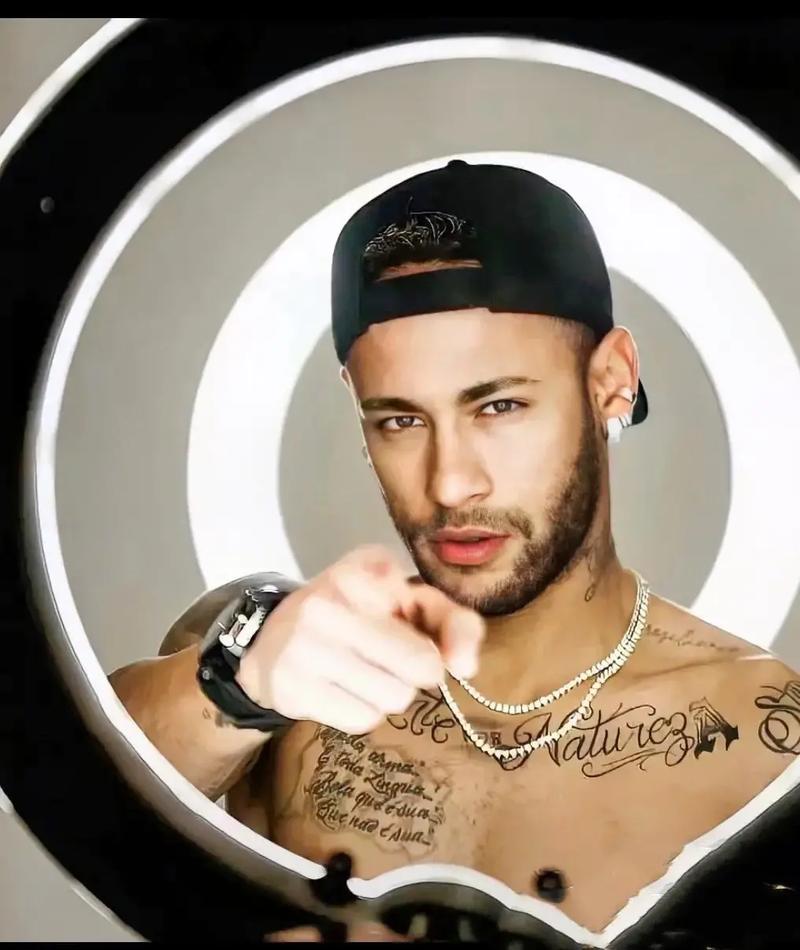 半场：多特1-0霍芬海姆，扬-科托助攻布兰特破门（半场战报：多特暂1-0领先霍芬海姆，扬-科托助攻布兰特建功）