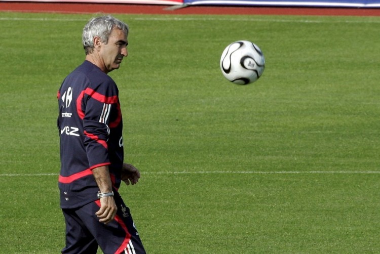 张镇麟上海首秀出战7分钟，3中3得到6分（张镇麟上海首秀仅出战7分钟，三投全中拿下6分）