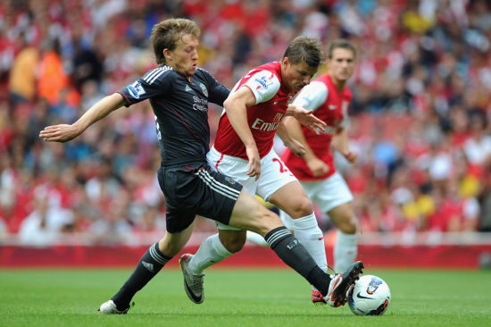 塞维利亚官方：因俱乐部上诉，主场部分看台关闭的处罚将暂停（塞维利亚官宣：俱乐部上诉获受理，主场部分看台关闭处罚暂缓执行）