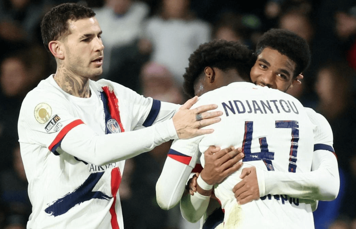 乔纳森-戴维：我可以踢任何位置；一直在训练后进行加练（乔纳森-戴维：位置不设限，训练后坚持加练）