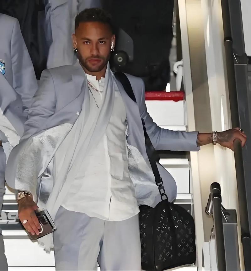 投篮手型为何如此重要？（为什么投篮手型至关重要？）